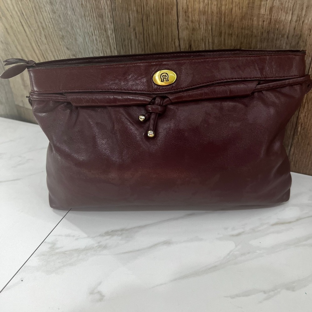 Vtg 60-70s Etienne Aigner Burgundy/Oxblood Leather Clutch purse Gold MINT 7x10.5